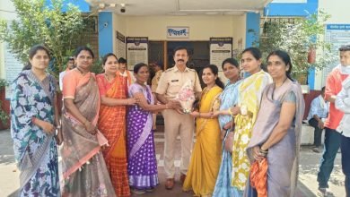 पूर्णा पोलीस ठाण्याचे नवीन पोलीस निरीक्षक सचिन बेंद्रे यांनी स्वीकारली सूत्रे महिला पोलीस पाटलांकडून जंगी स्वागत